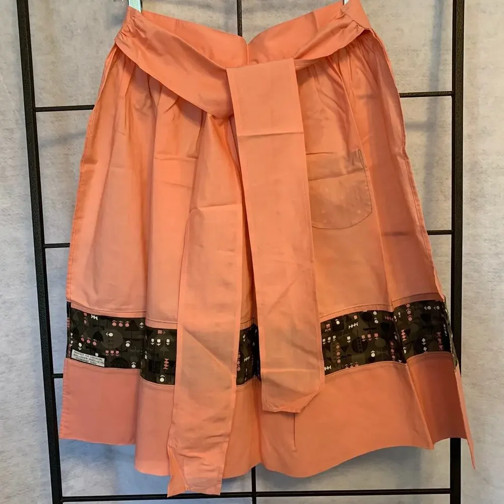Vintage Style Coral Color Handmade Apron with Pocket - Picture 6 of 7